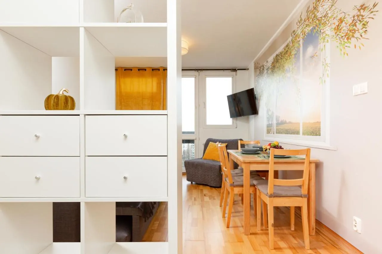 Apartment Grzybowska by Renters Warszawa 0*,  Polska